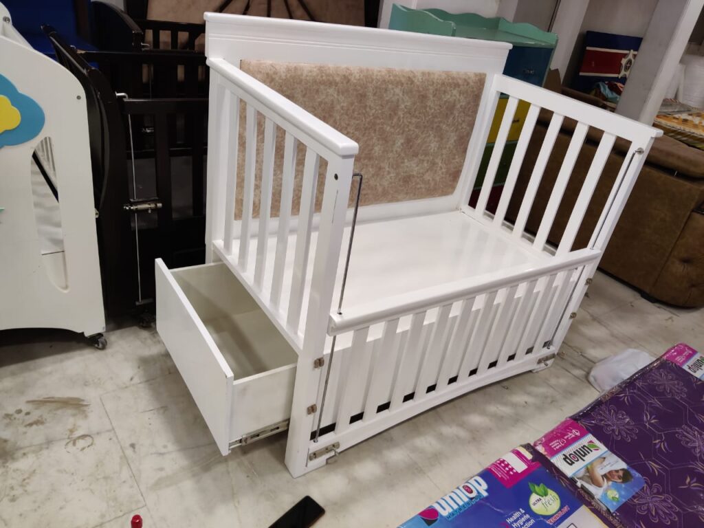 baby cot